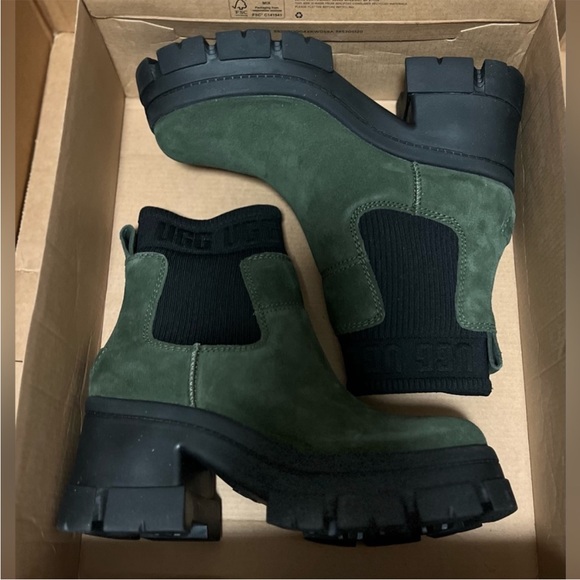 Ugg Brooklyn Chelsea Boots 9 Forest Night NEW IN BOX - Picture 9 of 9